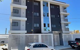 03 quartos (ar condicionado e ventilador), até 10 pessoas, garagem, atrás do hospital da Unimed apt 202